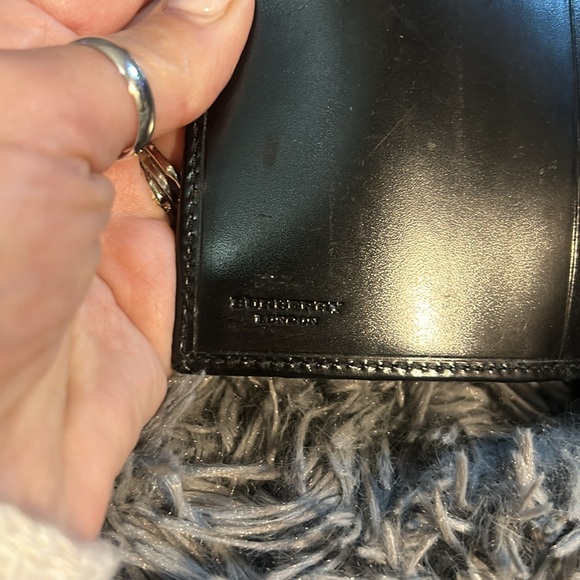 RARE Burberry Kiss Lock Wallet - Picture 7 of 7